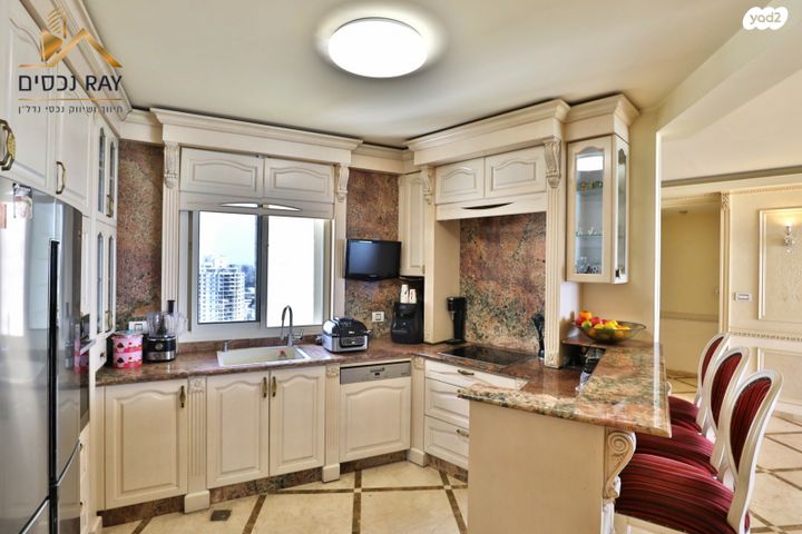 גג/ פנטהאוז, יצחק שדה, דרום מערב ותיק, בת ים