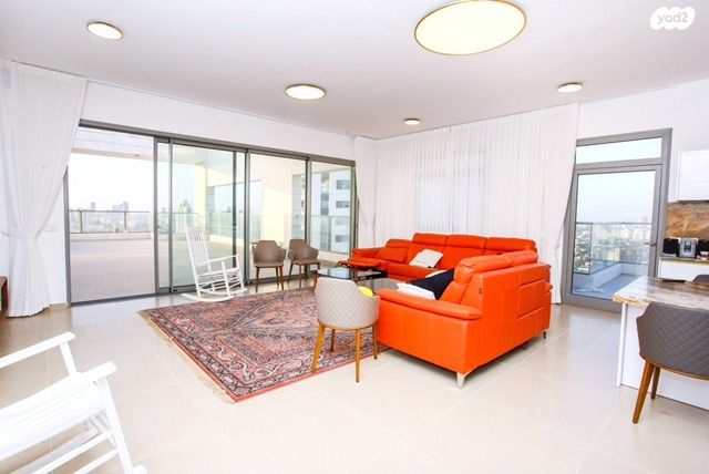 גג/ פנטהאוז, קרית קריניצי, רמת גן