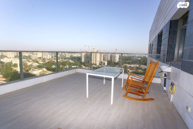 גג/ פנטהאוז, קרית קריניצי, רמת גן