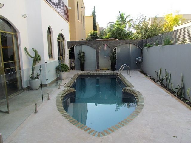 דו משפחתי, אורנית