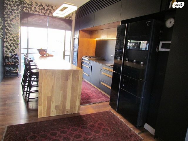 דו משפחתי, אורנית