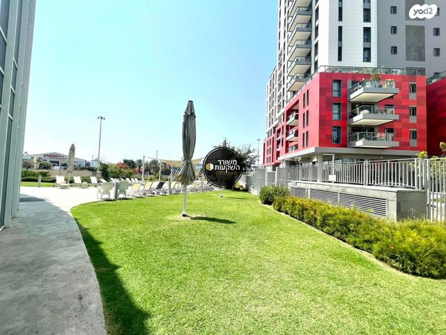 דירה, אריק איינשטיין, הרצליה ב', הרצליה