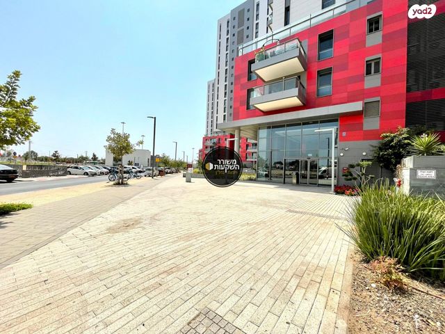 דירה, אריק איינשטיין, הרצליה ב', הרצליה