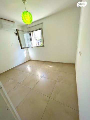 דירה, צבי מנדלבלט, מרכז, הרצליה