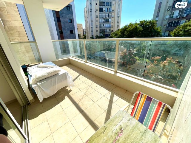 דירה, צבי מנדלבלט, מרכז, הרצליה