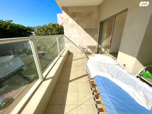 דירה, צבי מנדלבלט, מרכז, הרצליה