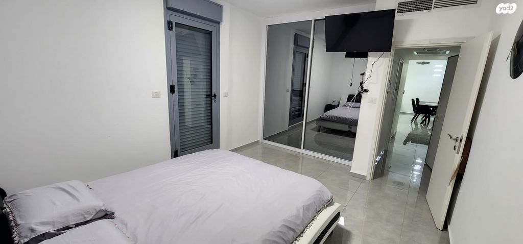 דירת גן, סנסן, צור הדסה