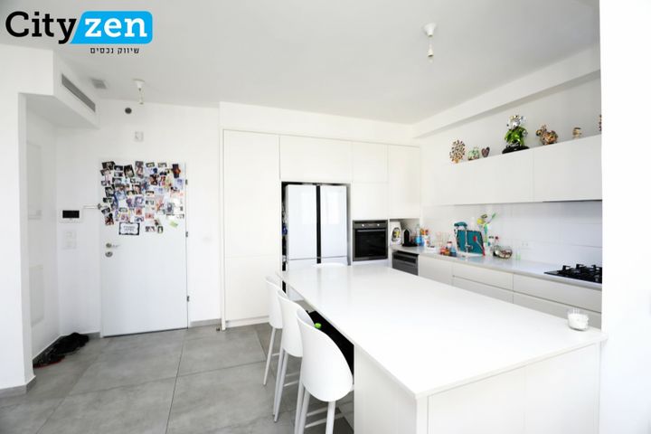 דירה, אריק לביא 16, עיר ימים, נתניה