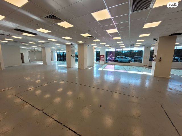 חנויות/ שטח מסחרי