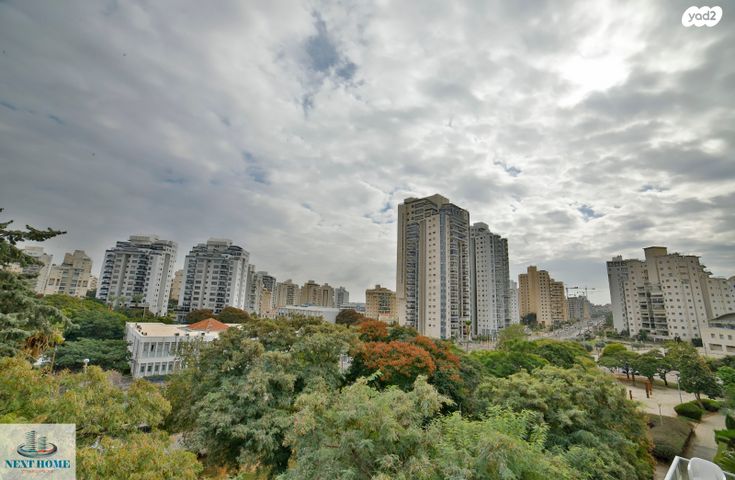 גג/ פנטהאוז, חולון