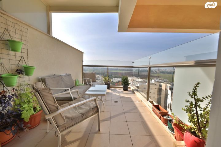 דירה, גבעת הרקפות, קרית ביאליק