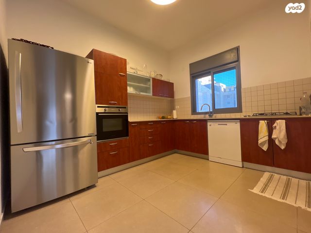 דירה, דובה ויצחק שיינפיין, כפר סבא