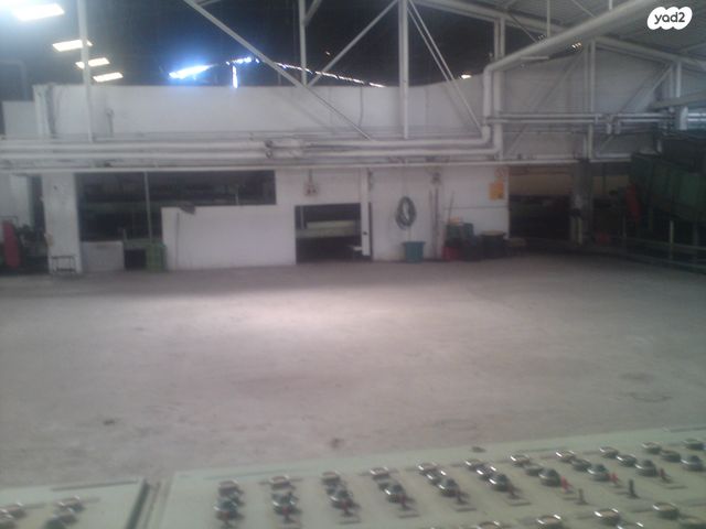 מחסנים, אזור תעשיה א, חולון