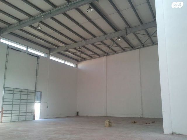 מחסנים, אזור תעשיה א, חולון