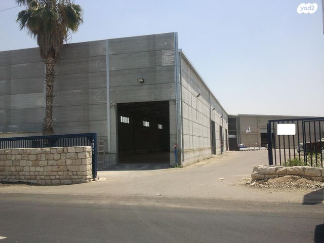 מחסנים, אזור תעשיה א, חולון