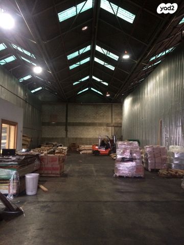 מחסנים, אזור תעשיה א, חולון