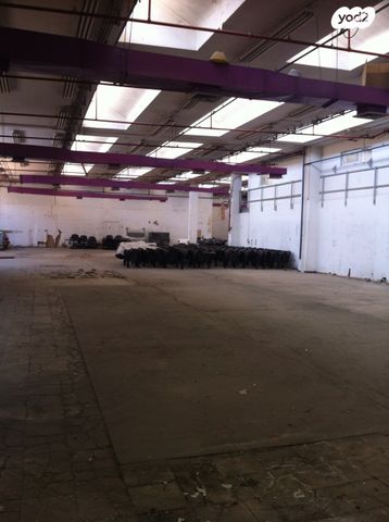 מחסנים, אזור תעשיה א, חולון