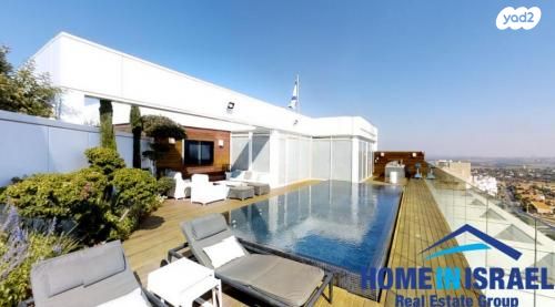 טריפלקס, אהוד מנור 16, עיר ימים, נתניה