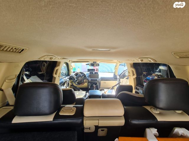 טויוטה לנד קרוזר