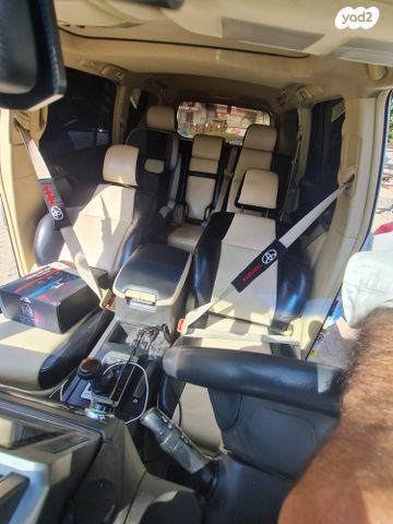 טויוטה לנד קרוזר