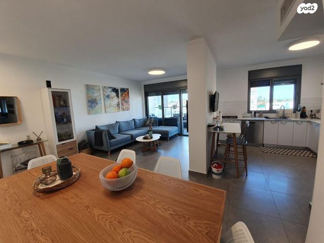 דירה, שרונה, כפר יונה