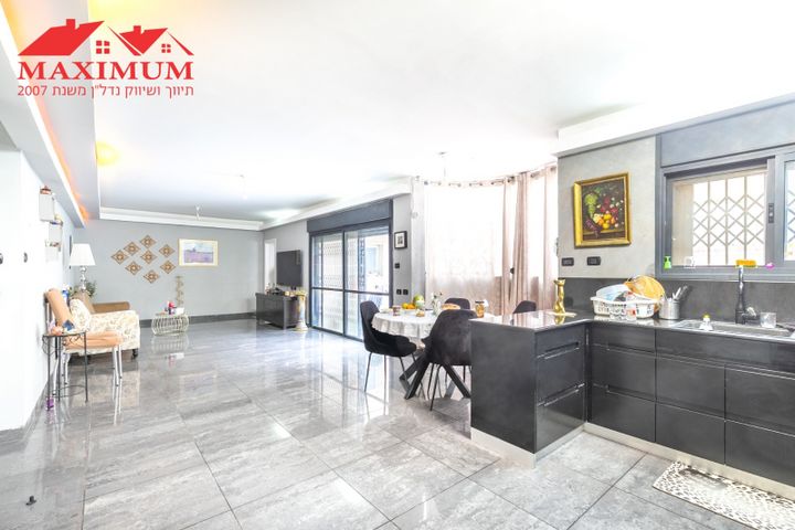 דירה, הרב מן ההר, חומת שמואל, הר חומה, ירושלים