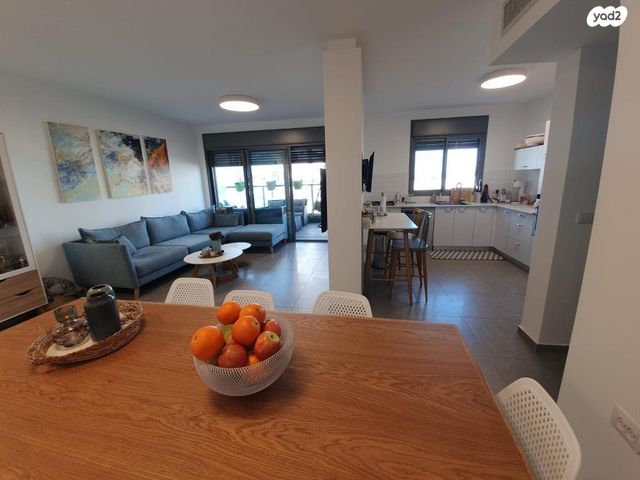 דירה, שרונה, כפר יונה