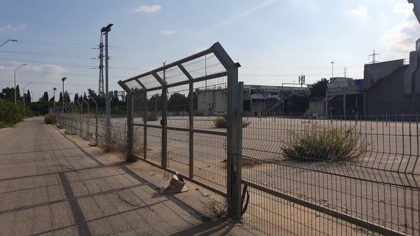 מגרשים, אזור תעשיה ג, חולון