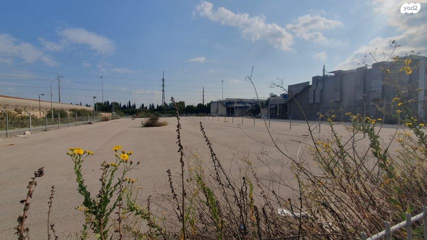 מגרשים, אזור תעשיה ג, חולון