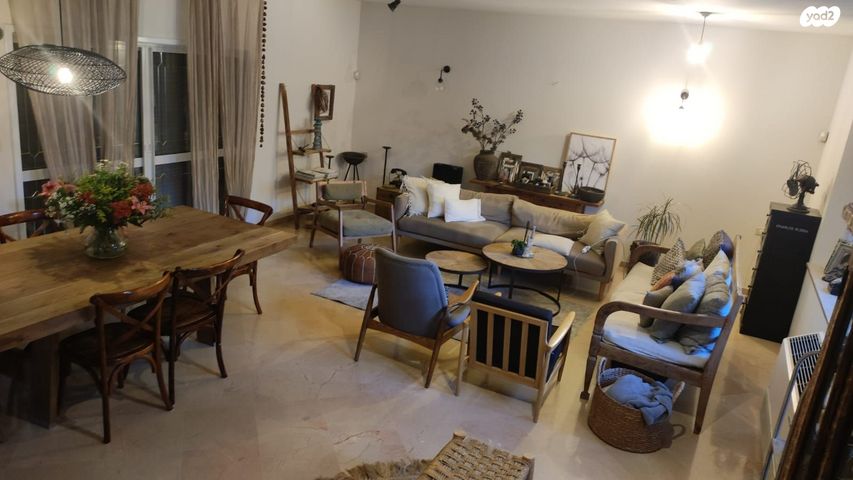 בית פרטי/ קוטג', לוחמי הגטאות, מרכז מזרחי, נס ציונה