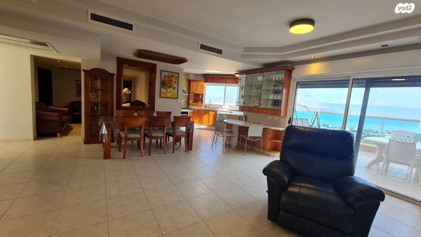 גג/ פנטהאוז, אוסישקין, אחוזת כנרת, טבריה