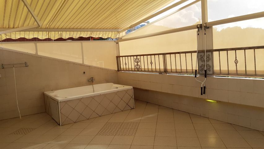 דו משפחתי, אינטרנשיונל, חיפה