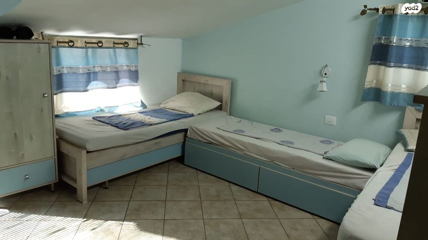 דו משפחתי, אינטרנשיונל, חיפה