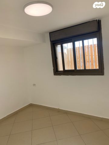 דירה, לבונה, גבע בנימין, אדם - גבע בנימין