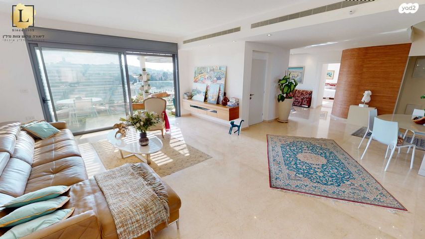 גג/ פנטהאוז, נחשון, שמבור, חיפה