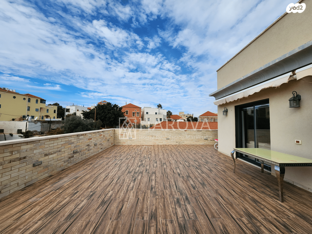 גג/ פנטהאוז, יוסף הייקל, צהלון, שיכוני חסכון, תל אביב יפו