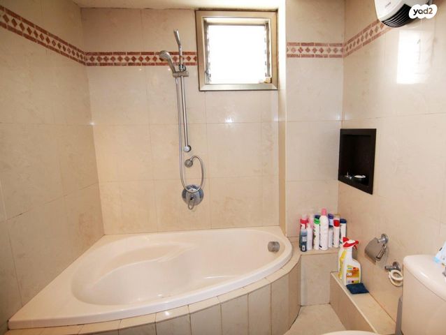 גג/ פנטהאוז, שמעון בן צבי, שטח 9, גבעתיים