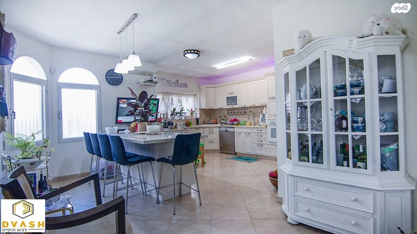 בית פרטי/ קוטג', לבנה, עומר