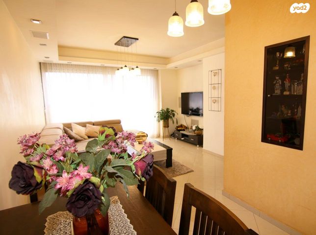 גג/ פנטהאוז, שמעון בן צבי, שטח 9, גבעתיים