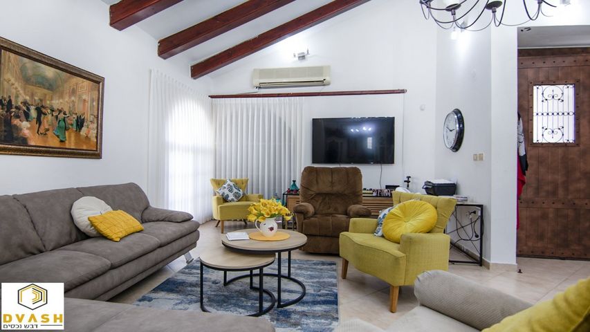 בית פרטי/ קוטג', לבנה, עומר