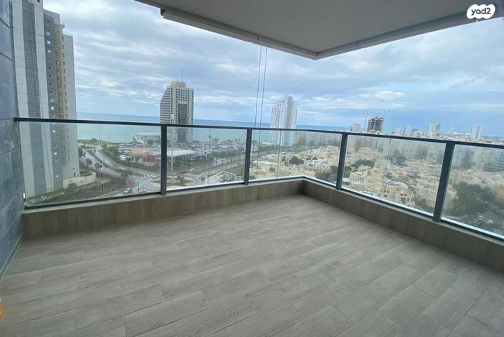 דירה, אמנון ליפקין שחק, נתניה