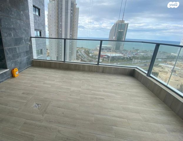 דירה, אמנון ליפקין שחק, נתניה