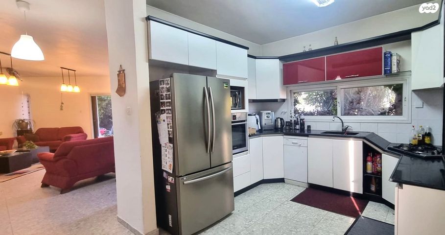 דו משפחתי, אורנית