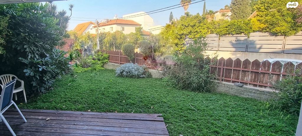 דו משפחתי, אורנית