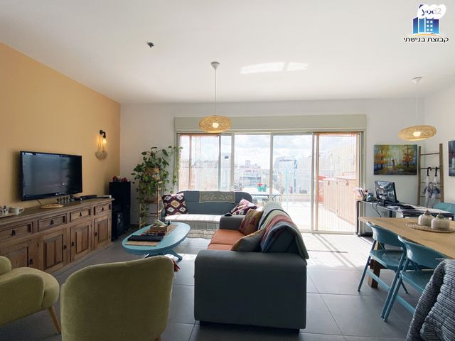 גג/ פנטהאוז, צבי הירשפלד 2, רמז, מערב ותיק, ראשון לציון