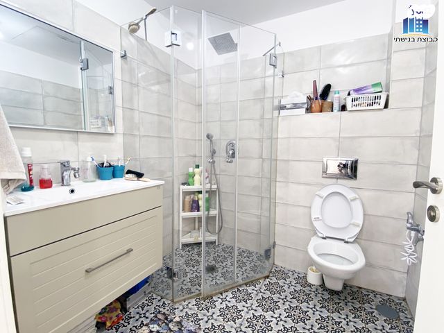 גג/ פנטהאוז, צבי הירשפלד 2, רמז, מערב ותיק, ראשון לציון