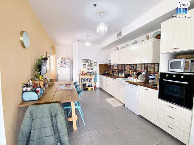 צבי הירשפלד 2