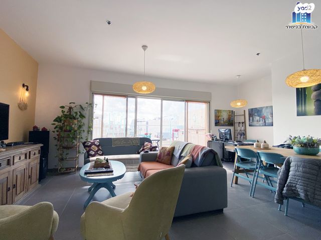 גג/ פנטהאוז, צבי הירשפלד 2, רמז, מערב ותיק, ראשון לציון