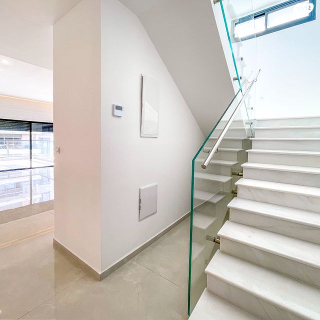 גג/ פנטהאוז, אלון, רמת השרון