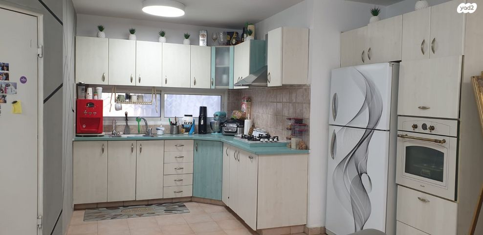 דו משפחתי, שערי תקווה